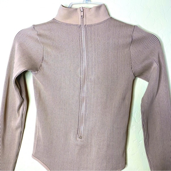 Pretty Little Thing Ribbed Long Sleeve Bodysuit Size S - Picture 11 of 14